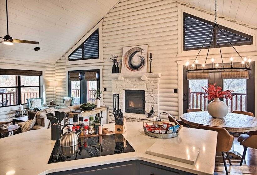 Enchanting Forested Cabin W/ Fire Pit & Grill