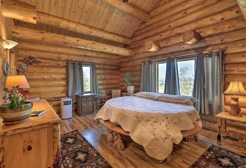 Exquisite Log Home With Lander Valley Views!