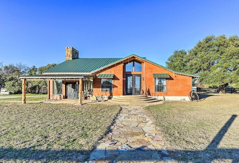 Banquet Hall & Pool: Expansive Forestburg Ranch!