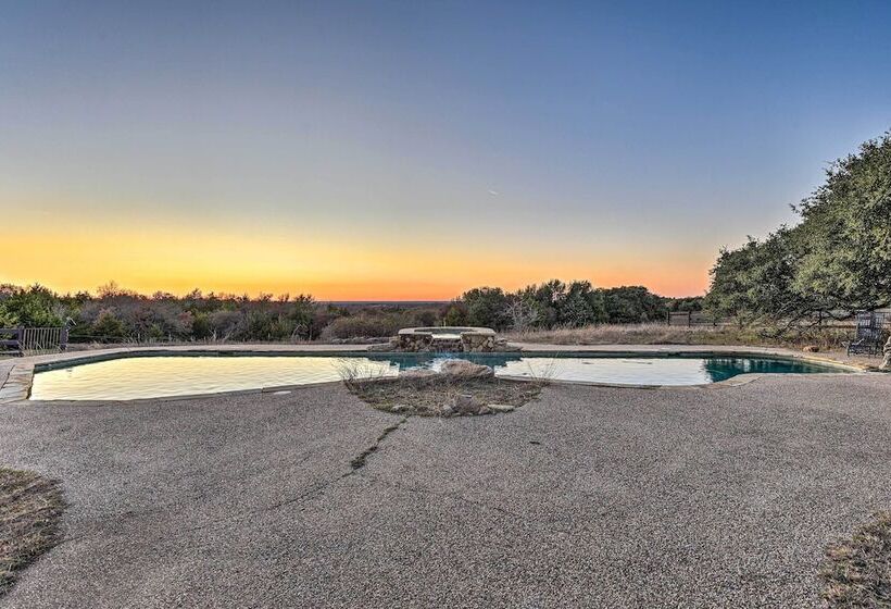 Banquet Hall & Pool: Expansive Forestburg Ranch!