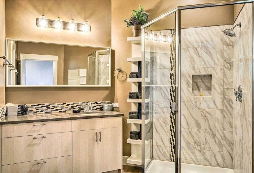 Gorge Retreat Modern Carson Home W/ Mtn Views!