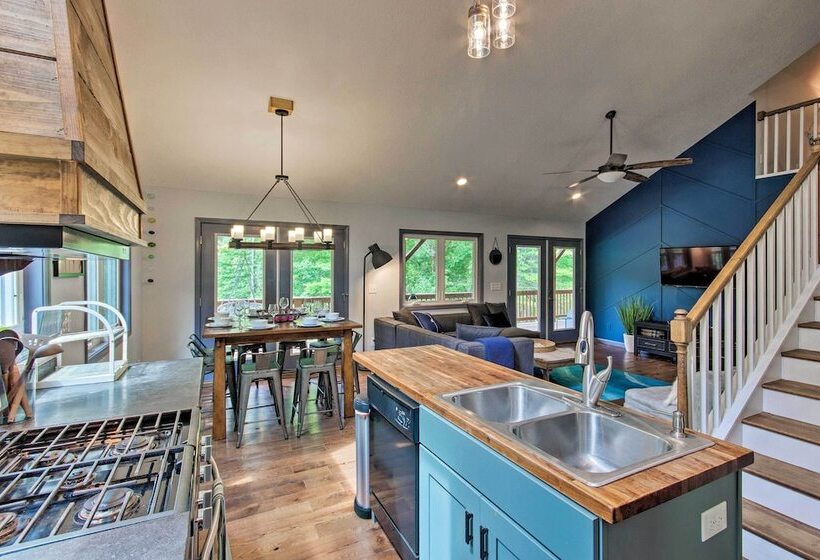 Home W/ Deck & Game Room   8 Mi To Asheville