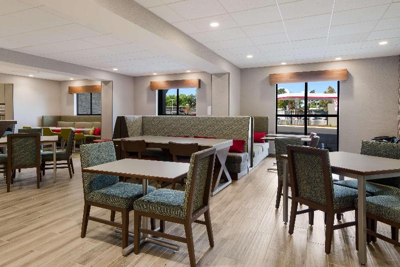 בית מלון כפרי Hampton Inn Concord
