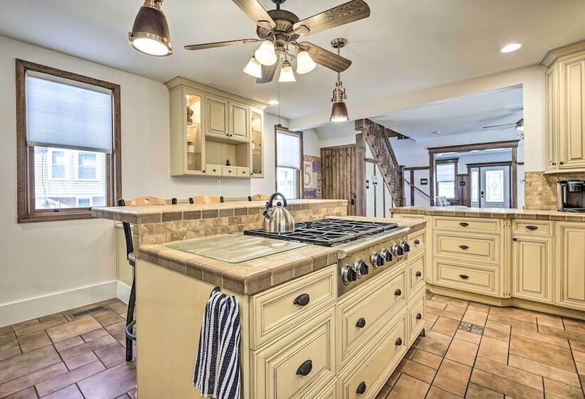 Idyllic Atlantic City Home   1 Block To Beach