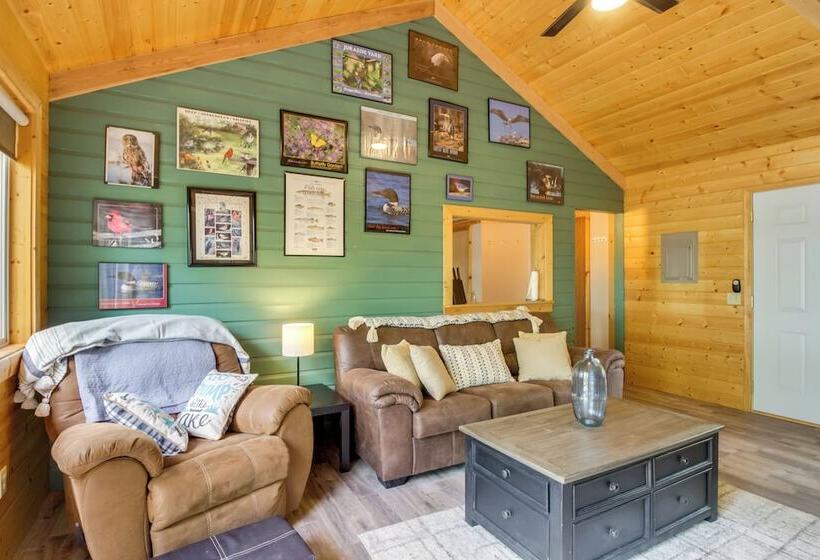 Lakefront Cabin W/ Deck, Games, & Views!