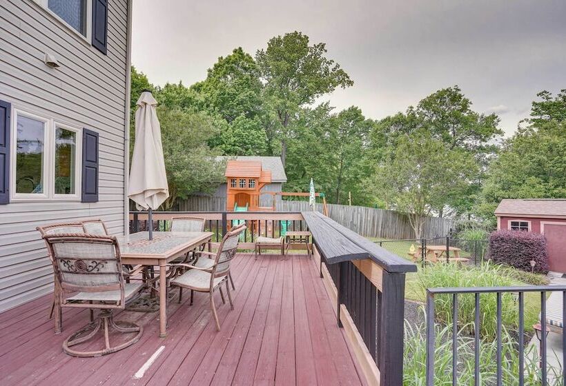 Dock & Kayaks: Lakefront Roanoke Rapids Home