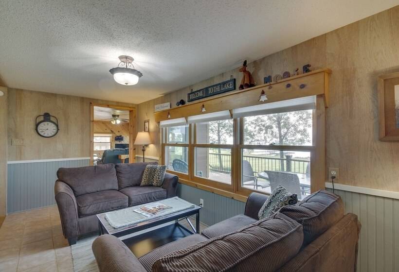 Large Home On Lake Edward W/ Deck & Fire Pit!