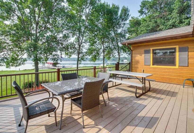 Large Home On Lake Edward W/ Deck & Fire Pit!