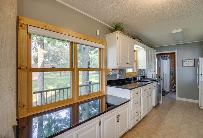 Large Home On Lake Edward W/ Deck & Fire Pit!