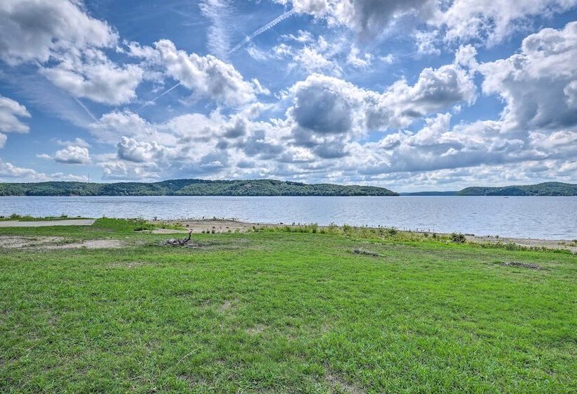 Lush Garfield Cabin W/ Community Pool & Lake!