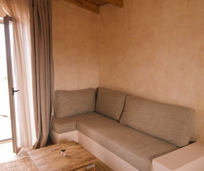 Mani Luxury Suites