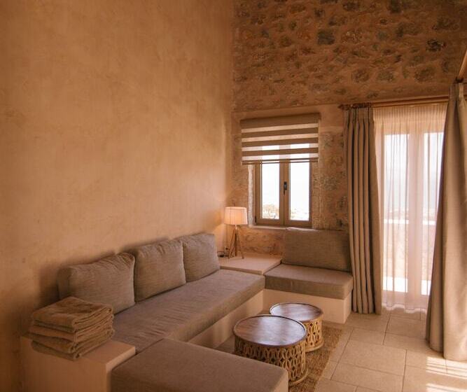 Mani Luxury Suites