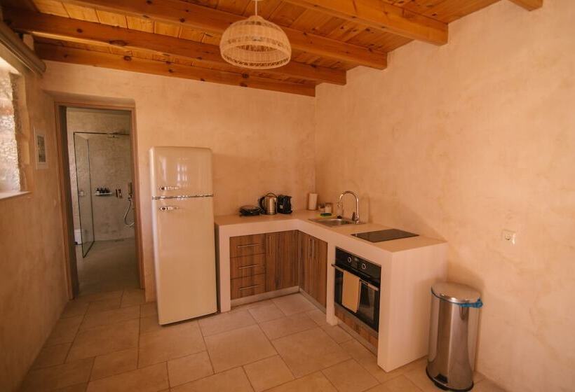 Mani Luxury Suites