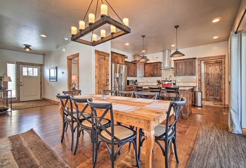 Mccall Home + Hot Tub ~ 2 Mi To Payette Lake