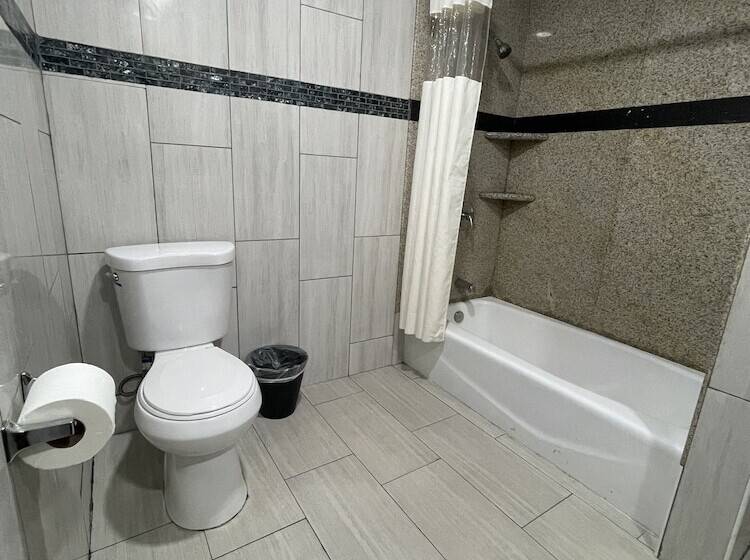 مُتل Economy Inn