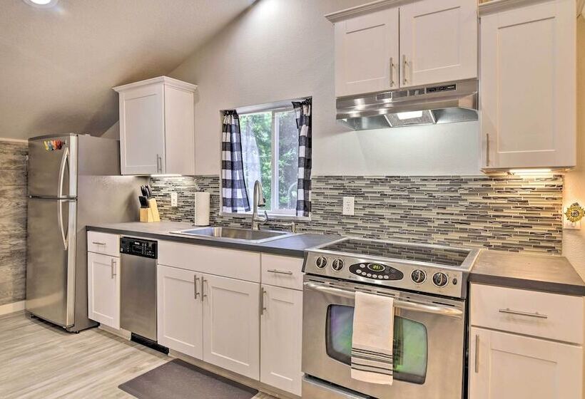 Oregon City Abode ~ 23 Mi To Dtwn Portland!