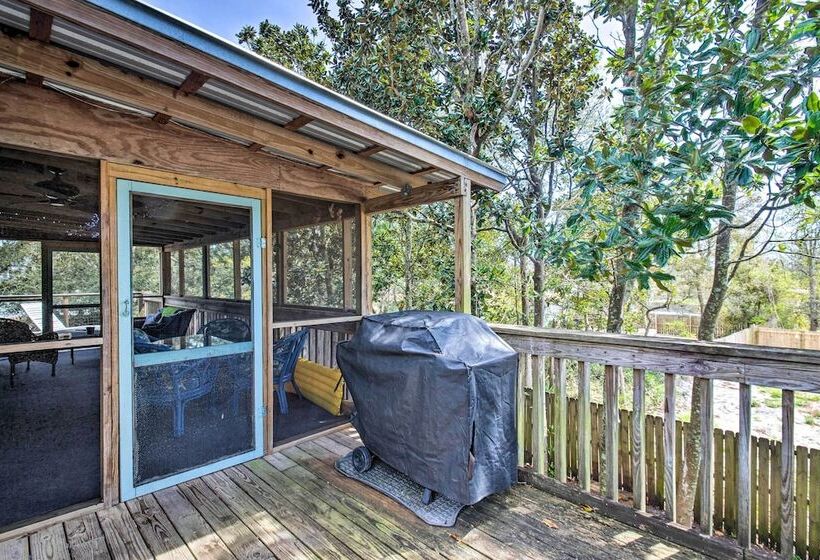 Pensacola Home   2 Blocks From Boat Launch!