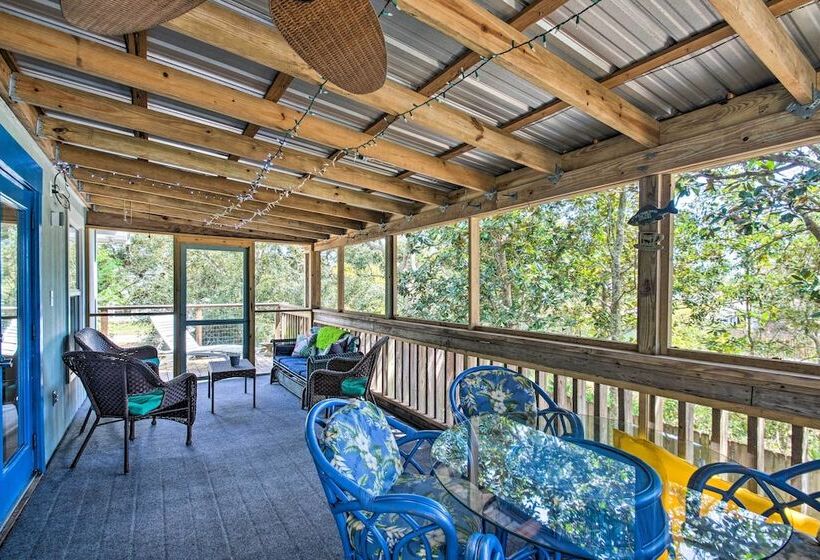 Pensacola Home   2 Blocks From Boat Launch!