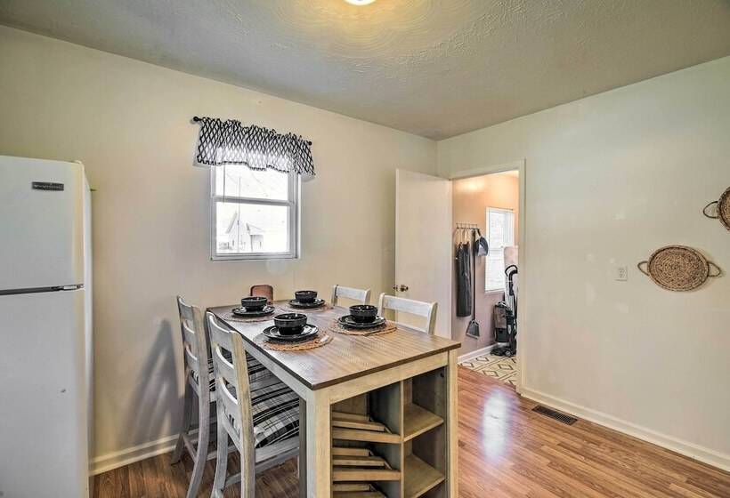 Pet Friendly Charleston Home W/ Fenced Yard!