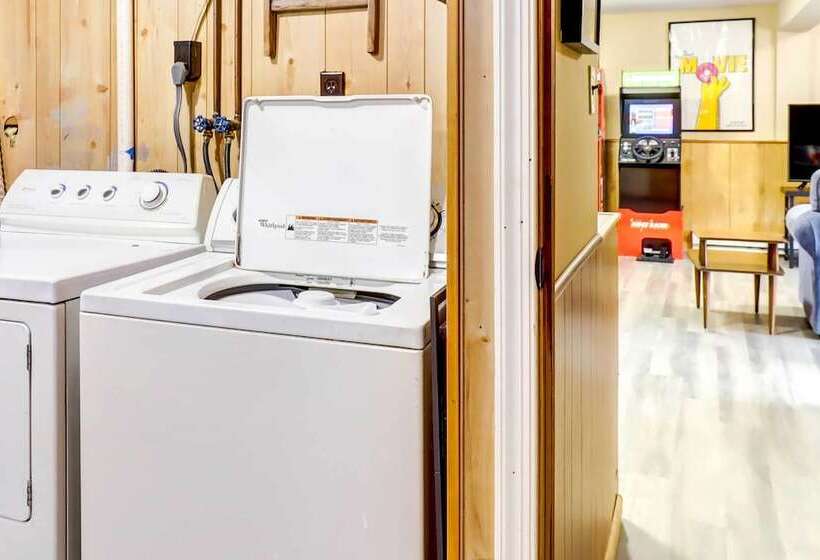 Pet Friendly Home W/ Deck At Big Bass Lake!