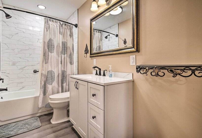Pet Friendly Saluda Home W/ Mountain Views!