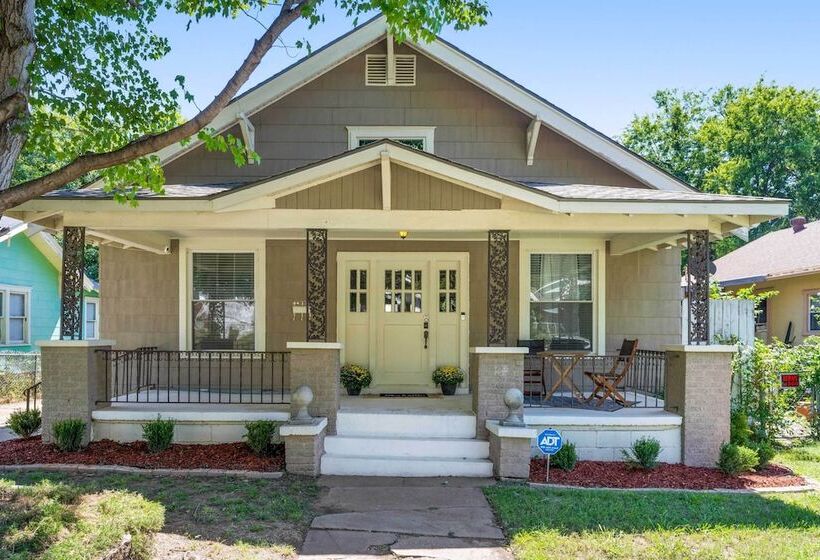 Pet Friendly Tulsa Home, 2 Mi To Downtown!