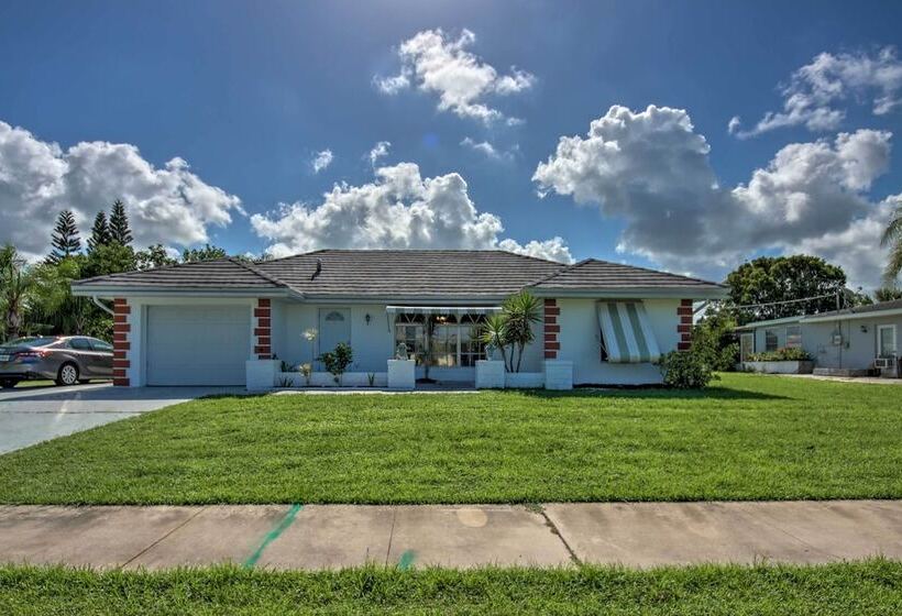 Port Charlotte Retreat ~ 4 Mi To Beach Park!