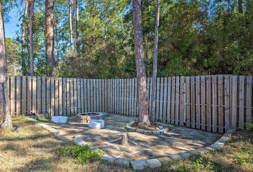 Private Gulf Breeze Gem W/ Easy Shore Access!