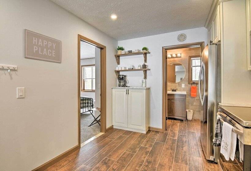Tobyhanna Cabin W/ Deck, Community Pool & Golf!