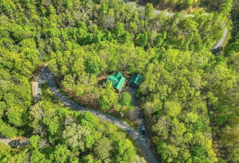 Hot Tub & Fire Pit: Secluded Gem In Franklin
