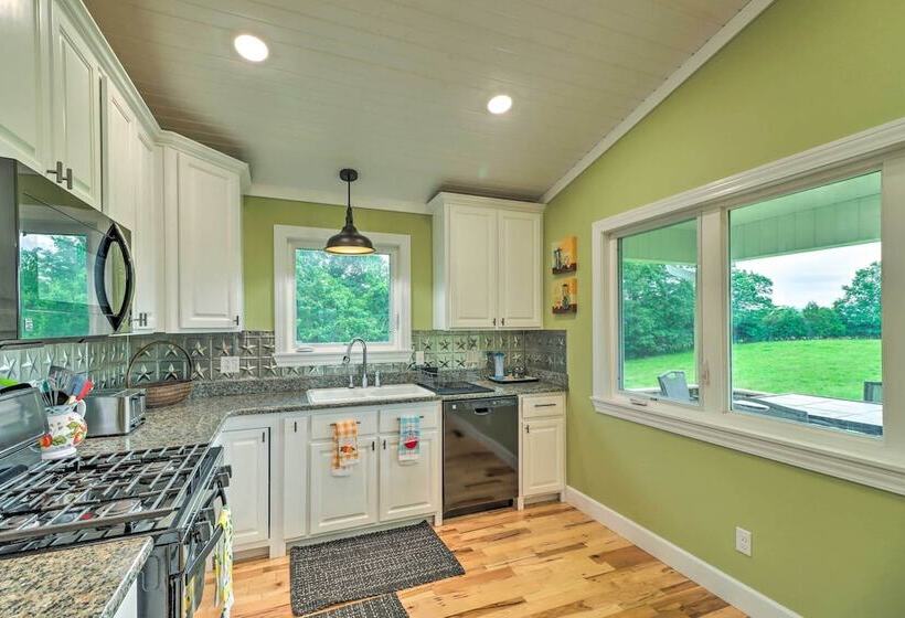 Secluded Timbo Retreat   Hike, Swim & Kayak!