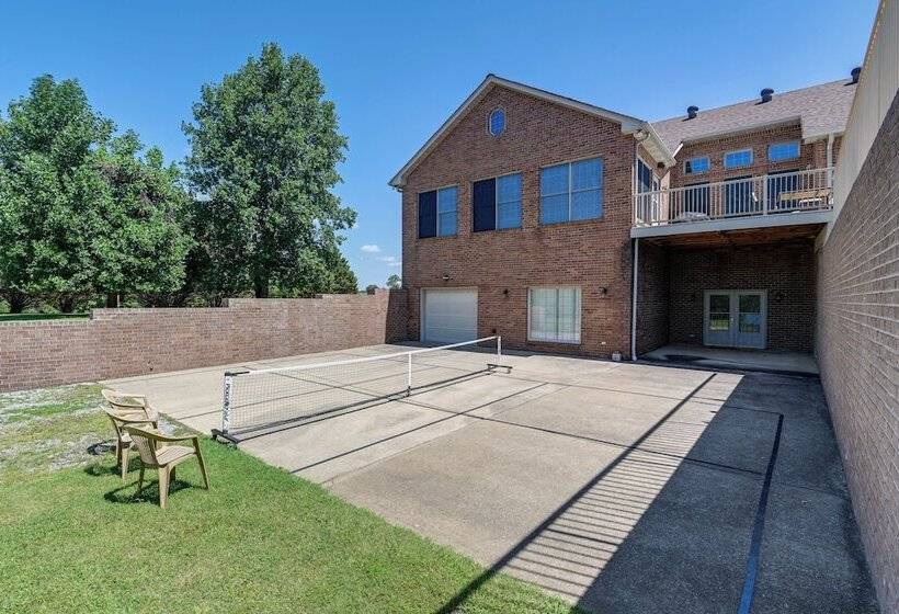 Lebanon Family Getaway W/ Pool, Bikes & Trails!