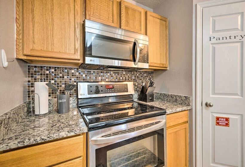 Game Room + Fenced Yard: Home Near Disney World!