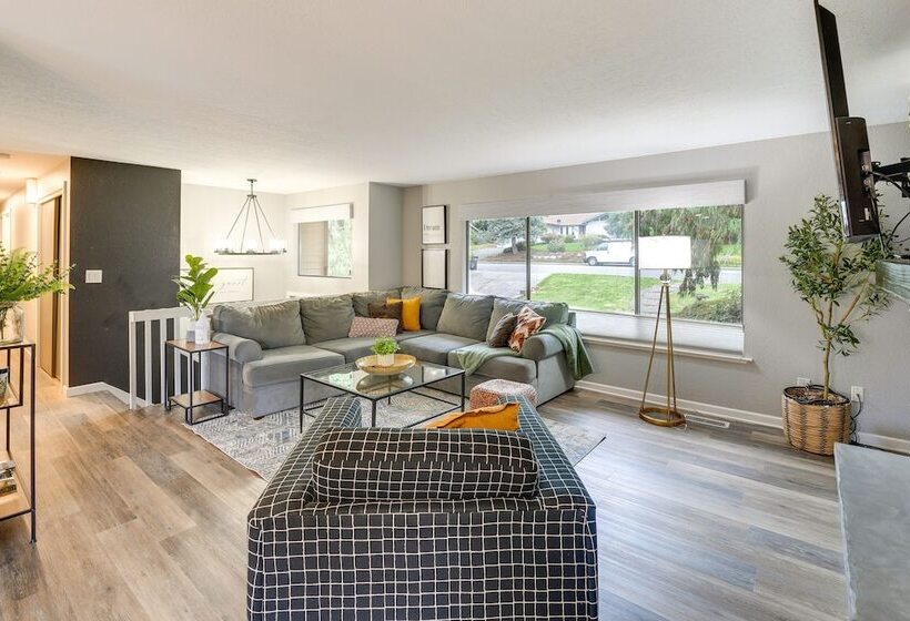 Mount Vernon Home W/ Private Hot Tub