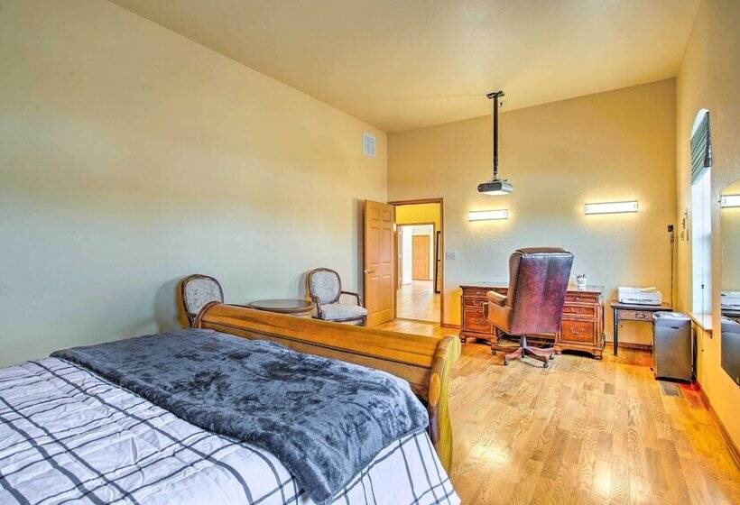 Spacious Oklahoma Country Estate On 2 Acres!