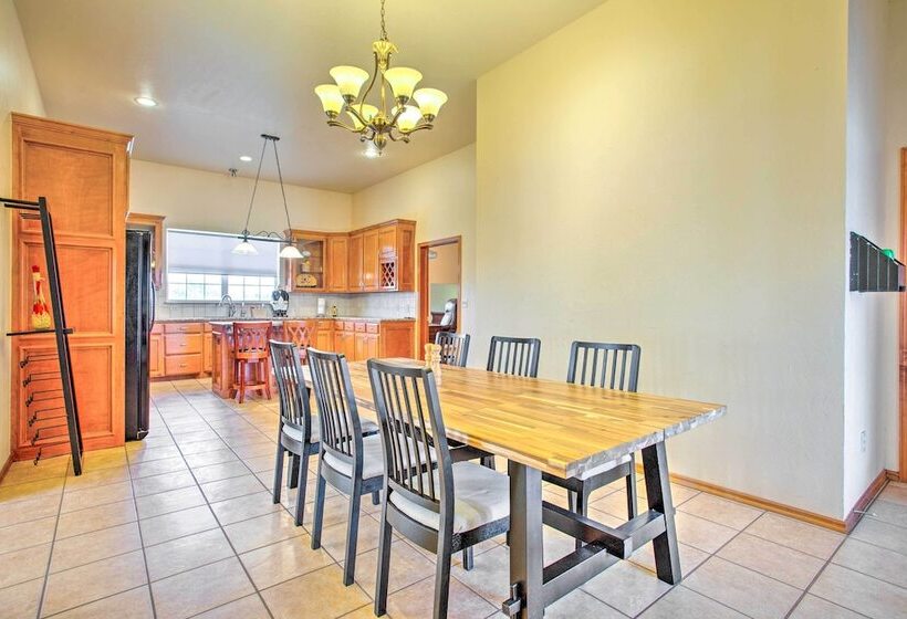 Spacious Oklahoma Country Estate On 2 Acres!