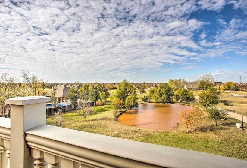 Spacious Oklahoma Country Estate On 2 Acres!