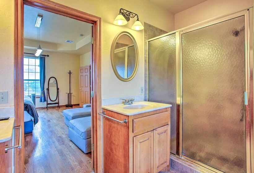 Spacious Oklahoma Country Estate On 2 Acres!