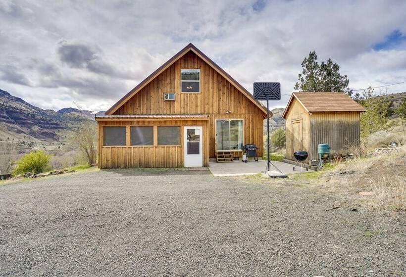 Stunning Hilltop Home By John Day Fossil Beds
