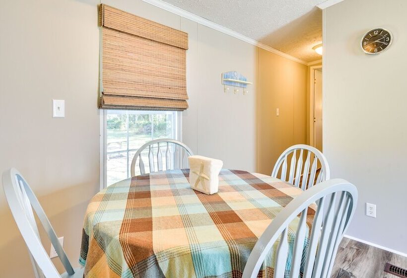 Supply Cottage W/ Deck < 2 Mi To The Beach!