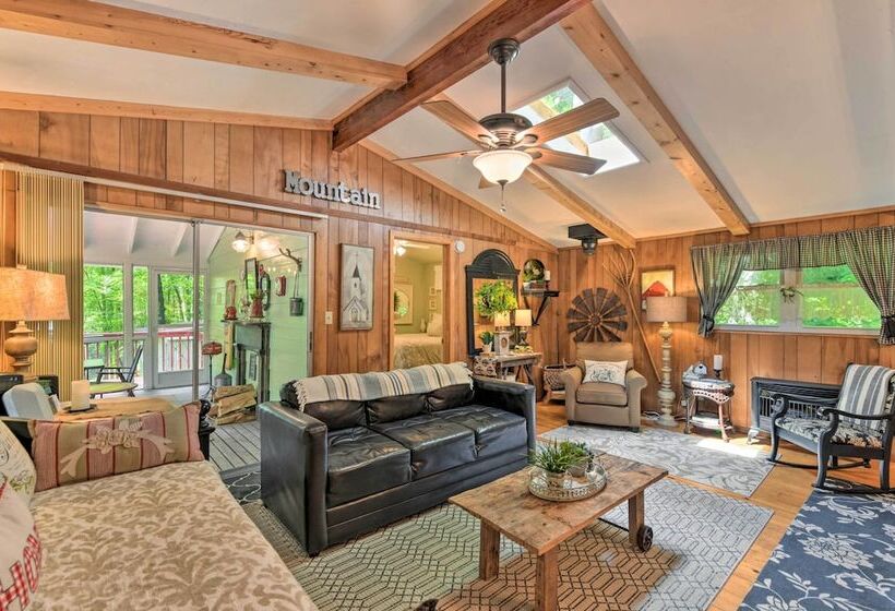 Smoky Mountain Cottage W/ Lanai & Mtn Views