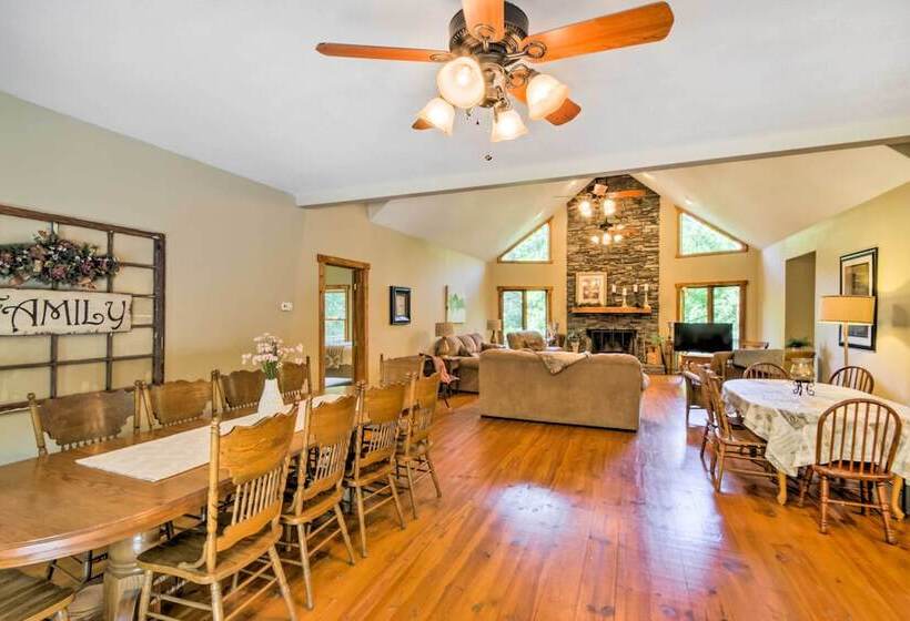 Tryon House W/ Hot Tub   Near Equestrian Centers!