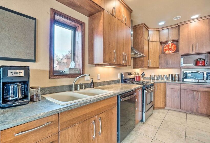 Upscale Laramie Home W/ Hot Tub & Patio!