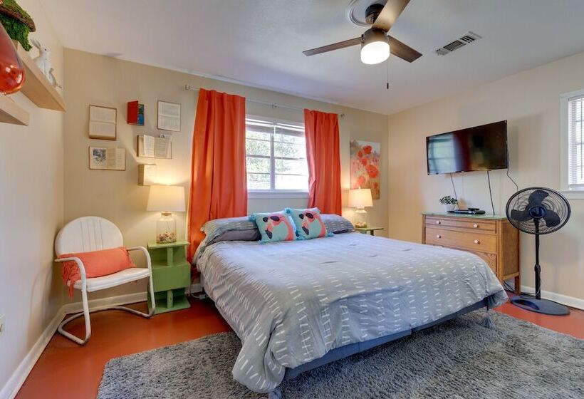 Vibrant Pass Christian Oasis   3 Blocks To Beach!