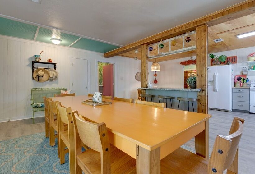 Vibrant Pass Christian Oasis   3 Blocks To Beach!
