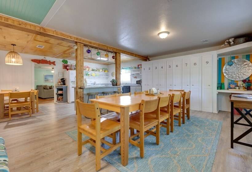Vibrant Pass Christian Oasis   3 Blocks To Beach!