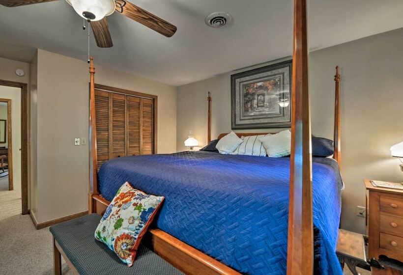 Waterfront Lake Barkley Home W/ Deck & Fire Pit!