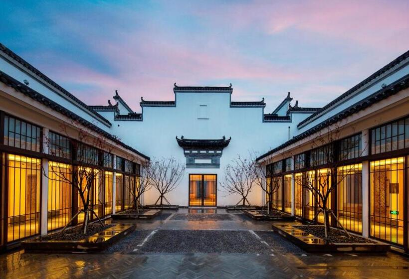 Banyan Tree Hotel Huangshan The Ancient Charm Of Huizhou, A Paradise