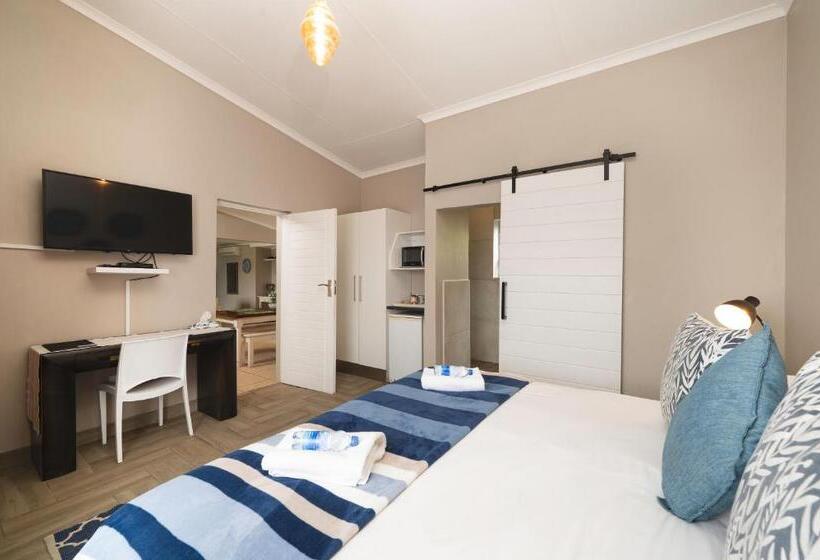 تختخواب و صبحانه Admirals Lodge Guest House And Brightways Self Catering Apartments