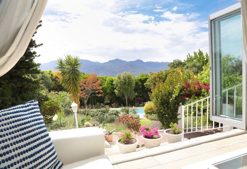 تختخواب و صبحانه Alba House Guest House